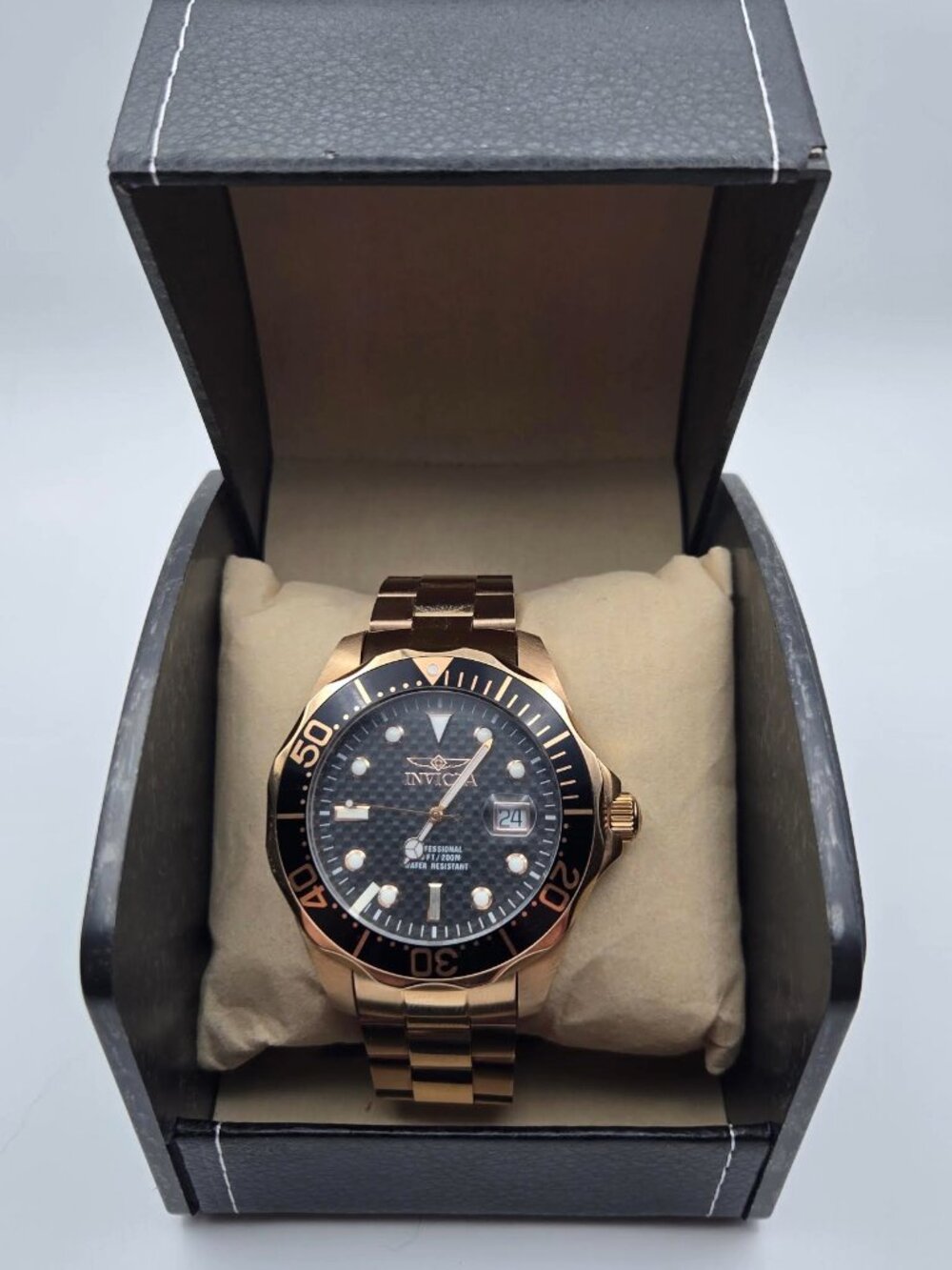 Share Invicta Men's 14541 Pro Diver Quartz Black Carbon Fiber Dial Rose Watch